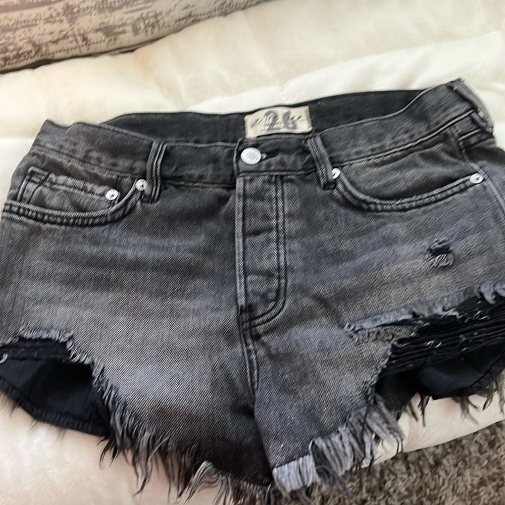 Free People frayed Jean shorts Sz 26 black